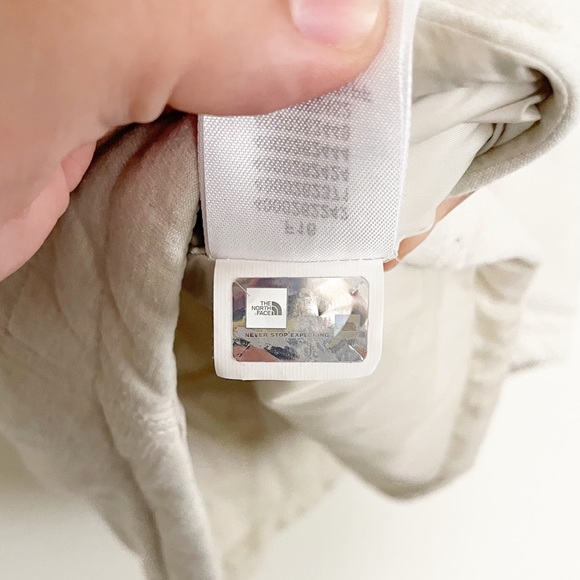 The North Face Pseudio Quilted Vest - Picture 11 of 11